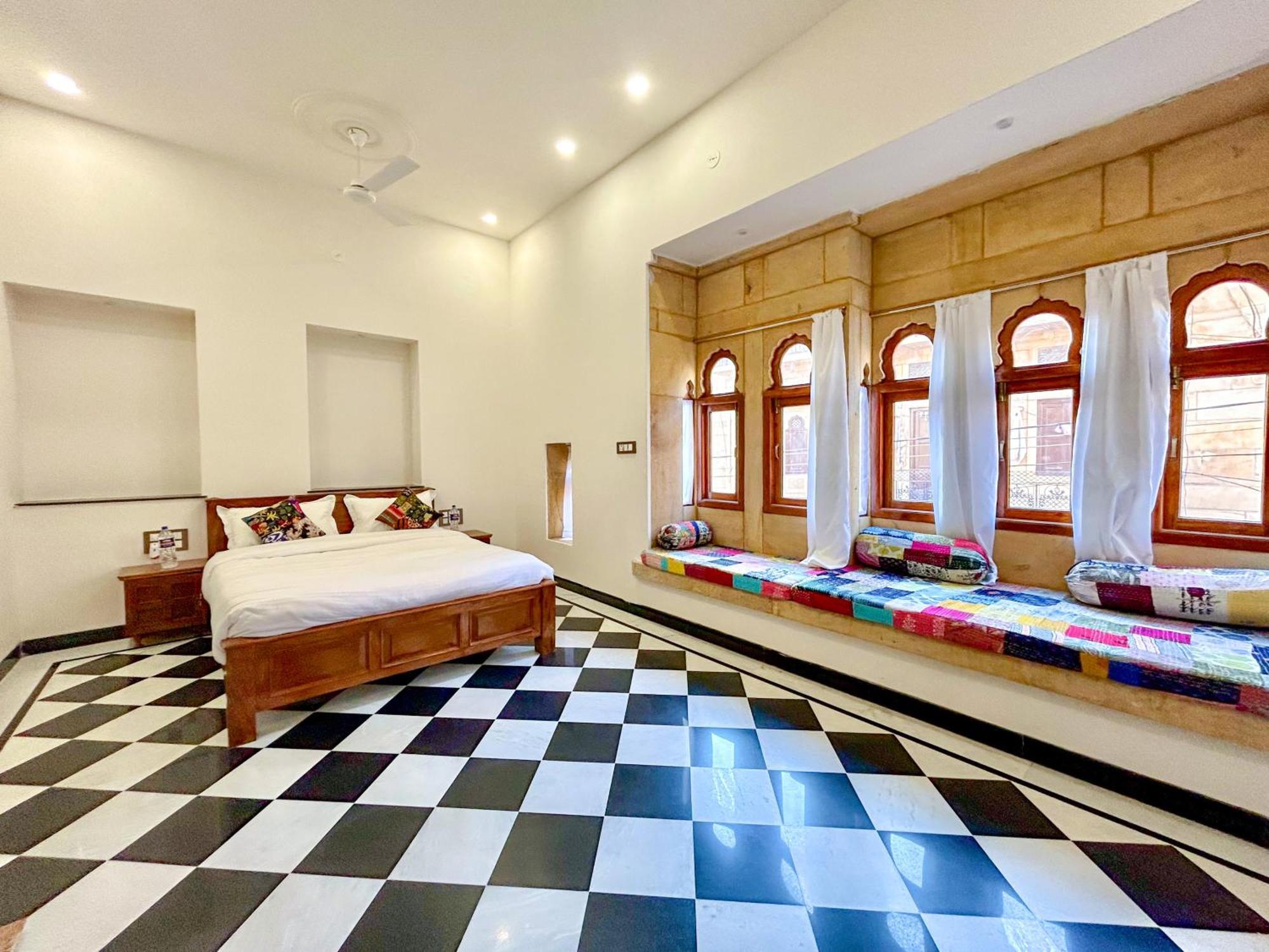 Hotel Vasudev Niwas Jaisalmer Exterior photo